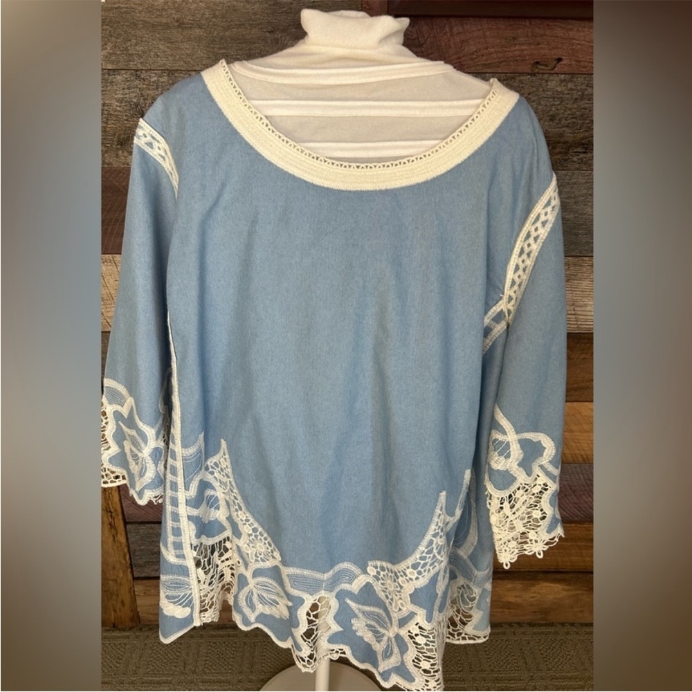 Chico's Blue Tunic Top with White Lace Trim Size 3xl - Picture 3 of 7